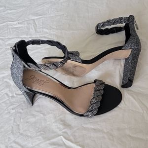 Jewel Badgley Mischka